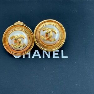 Chanel Vintage CC Pearl Clip On Earrings Gold Plated 95P Barbie Authentic CoA
